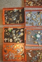 COSTUME JEWELERY LOT 200 + PIECES SOME SIGNED IN GOOD TO VERY GOOD CONDITION