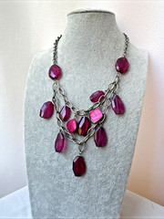 y2k 1990 2000s Modernist Metal Jewelry VTG Barbie Pink Magenta bright necklace