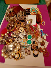Vintage/Now Jewelry Lot Resell Craft Repair Mostly Wearable Many Signed 4.15 lbs