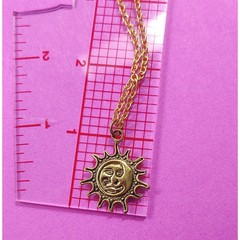 Vintage Gold-tone Sun Face Pendant Necklace 90s Celestial Whimsy Y2K Cosmic 24″