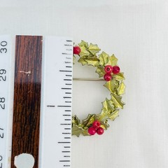 Vintage MMA Metropolitan Museum of Art Holiday Holly Wreath Brooch