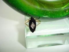 vintage 10K yellow Gold RING marquise black Onyx w DIAMOND accent band 2.4g 4.25