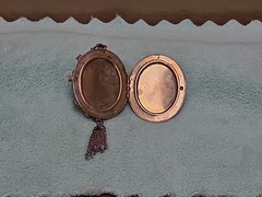 Nice Vintage Carved Cameo Locket Pendant *SEE PICS