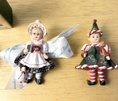 Lot Of 4 Madame Alexander Pins And Ornament Little Red Riding Hood Christmas