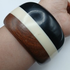 Vintage Wood White Black Acrylic Or Resin Asymmetrical Design Bangle Bracelet