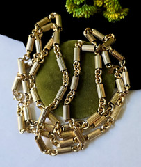 Vintage 70s Sarah Coventry Gold Tone Textured Metal Beads Chain Necklace 52″ L
