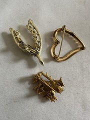 set of 3 vintage brooch Faux Pearl Rhinestone Gold Tone Metal MX3