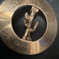 14K Round Gold Engraved Pendant Charm Hawaii Design w/ Round Pink Stone.