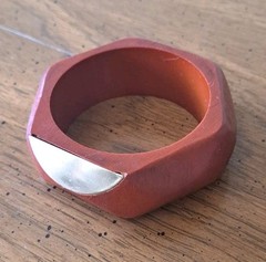 1″ Vintage Hexagon Geometric Goldtone & Wood Chunky Bangle Bracelet