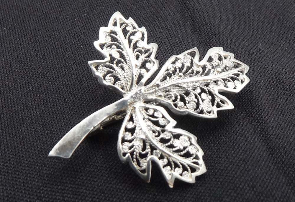 Vintage 835 Silver European Filigree Leaf Brooch