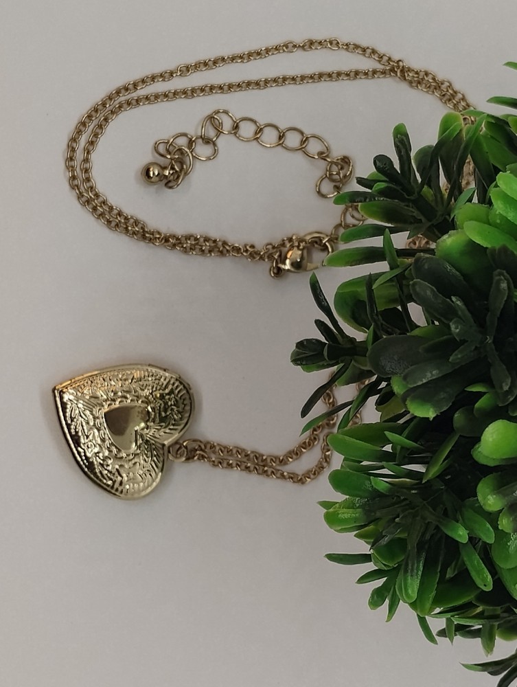 Vintage Style Gold Tone Etched Pillow Heart Locket Pendant Necklace Classic