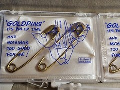 Vtg Goldpins 24K GOLD Plated Baby Bunting Pins 2 Pins Plastic Satin Lined Box