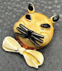 Vintage Unique Cat Face Brooch Pin Painted Enamel Bow Tie Yellow Whimsical