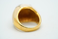 Vintage UNIQUE 18k HGE Fauk Angel Skin Coral Cream Enamel Ring Size 6.25 JB49