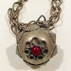 Vintage 1930s 1940s Etruscan Revival chain bracelt w charm