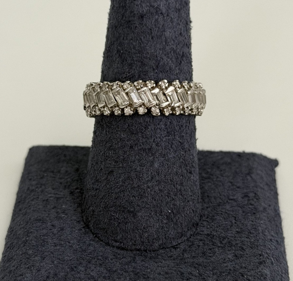 925 Sterling Silver Vintage Clear CZ Eternity Band Sparkly Baguette Ring Size 8