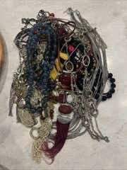 Vintage Good Quality costume jewelry lot Some Signed V85