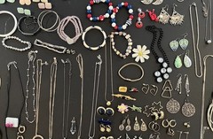 Estate Sale Find Vintage Costume Jewelry Lot 100+ Pieces