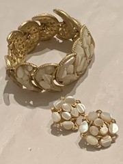 Unique 1960s Vintage Capri Resort Wear Set – Bracelet / Earrings
