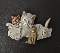 Mixed Metal Cat Family Brooch Pin Pewter Copper Brass Tone Unsigned