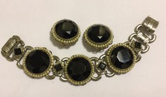 VINTAGE SELRO SELINI Black Glass ,Faux pearl Set: Bracelet 7.5 in & Earrings