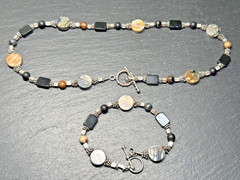 VINTAGE ASSORTED STONE SILVER TONE SET: 16″ NECKLACE & 7.75″ BRACELET I36