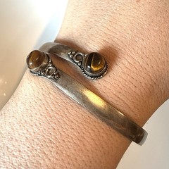 Ethnic Tiger’s Eye Gemstone Silver Tone Adjustable Cuff Bracelet / Arm Band 9.5”
