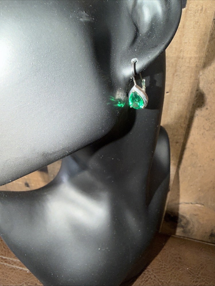 Vintage FAS 925 Sterling Silver Pear Cut Green Emerald CZ Leverback Earrings