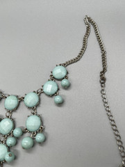 16 inch light green Faceted Round plastic Stone Statement Necklace bl01