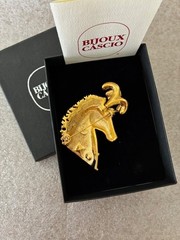 VINTAGE 1968 BIJOUX CASCIO BLACK ENAMEL RHINESTONE CIRCUS HORSE W/PLUMES BROOCH