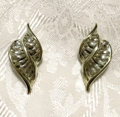 Vintage Coro Silver Tone Shell Shape Earrings Clip Ons signed Mid Century