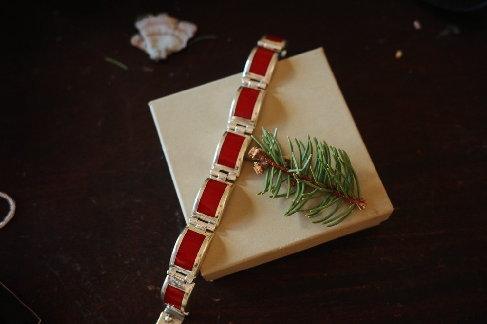 Vintage Taxco Sterling Silver Bracelet with Red Coral Inlay
