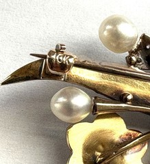 READ Victorian 10K 18K Mixed Metals Pearl Mine Cut Diamonds Leaf Flower Brooch