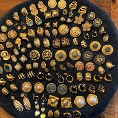 HUGE Lot Vintage Clip On Screw back Earrings TRIFARI Lisner Dauplaise Napier AK
