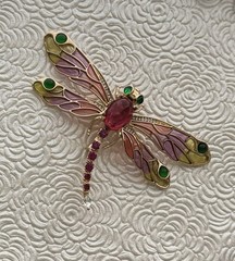 Vintage style dragonfly w/ movable wings brooch pin gold tone metal