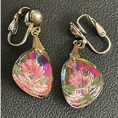 Vintage Intaglio Earrings Clip Ons Glass Floral Pink Iridescent Drop Dangle READ