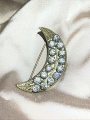 Unusual Antique Victorian Crescent Moon Brooch Prong Set Rhinestones Pin 1880s
