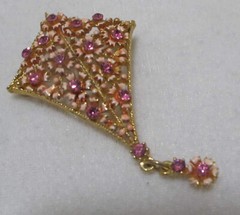 Pretty Vtg Flower 3D Surface KITE Brooch Gold Tone Pink Rhinestones & Enamel