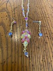 Vtg VCLM Victorian multi Stone Necklace Set W Earrings Gold Tone Quality Pink