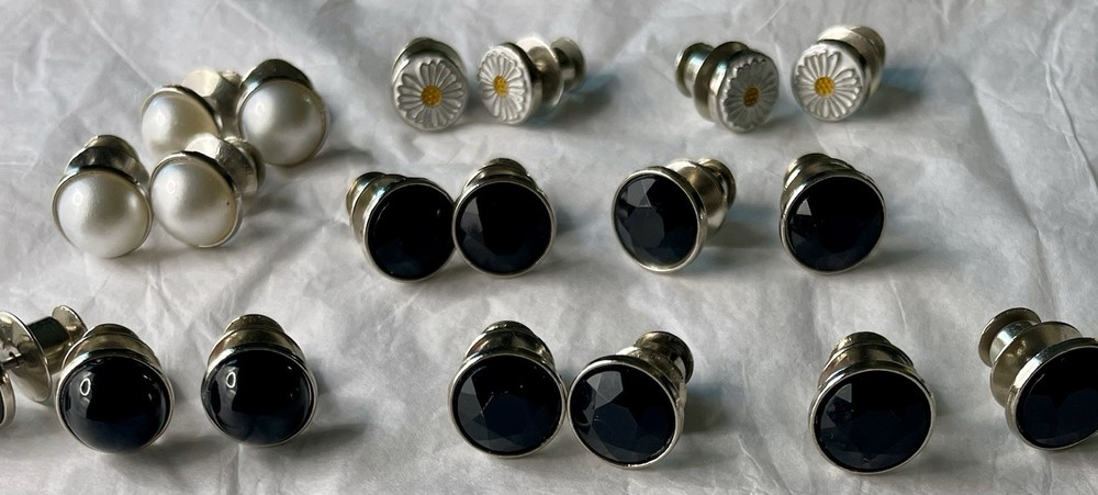 Button Earings Lot Onyx Pearl Tones & Daisies Silvertone Metal Push Backings