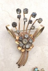 Miscellaneous Jewelry lot 4 Brooch PINS MISSING STONES DISCOLORED METAL