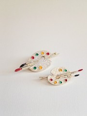 2- GERRY’S Artists Palette Signed Gold Tone Paint Brush Brooch Pins