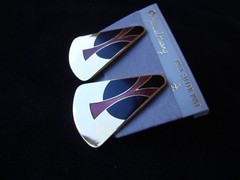 VINTAGE SAMUEL HUANG CLOISONNE EARRINGS BLACK & RED ENAMEL GOLD FILLED POST