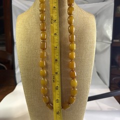 Vintage Barrel Shaped Butterscotch Bakelite Beaded Necklace 24” barrel clasp