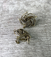 Vintage Unbranded Antique Gold Screw Back Five Point Star Earrings