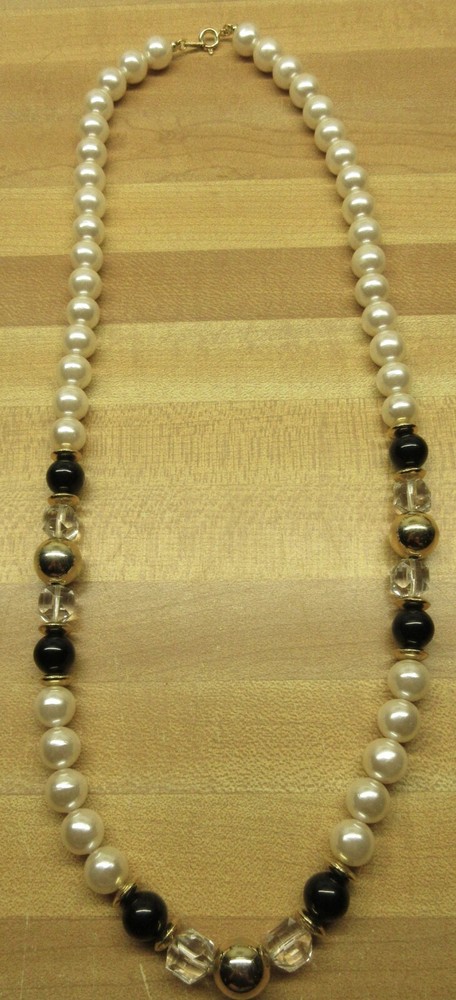VTG 25″ gold tone metal off white faux pearl black clear bead strand Necklace