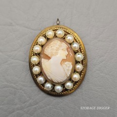 Vintage Italian Cameo Profile Oval Brooch Pin / Pendant 12k GF Faux Pear
