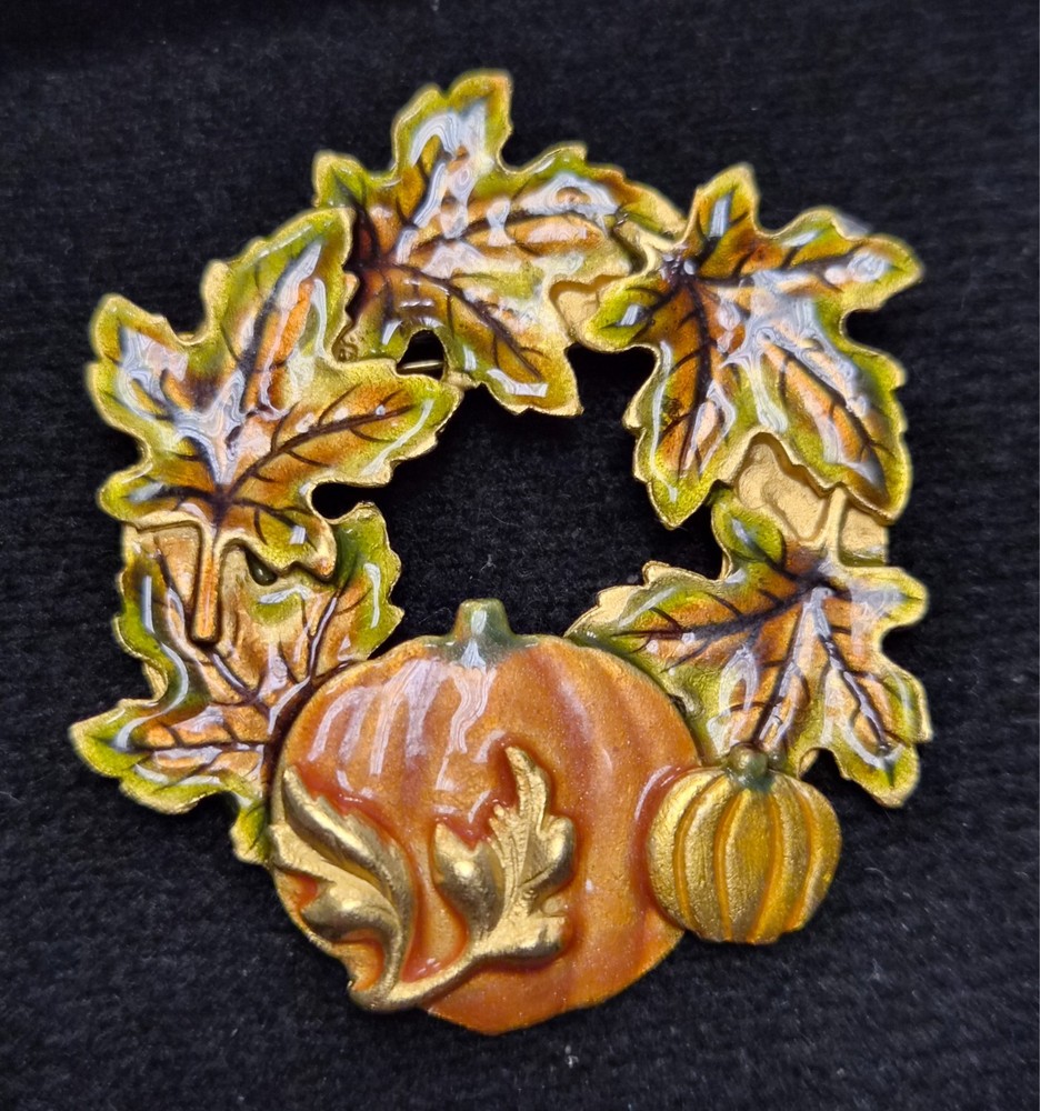 Vintage 90’s Kenneth Cole Festive Autumn Fall Leaf & Pumpkin Wreath Pin / Brooch