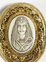 Vintage Egyptian Pin Brooch Cleopatra Crook and Flail Pharaoh Gold Tone 1.75 in