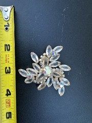  Vintage Juliana Aurora Borealis Rhinestone Brooch PIN Flower shaped Gold Tone